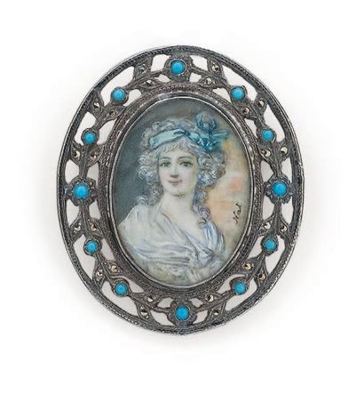 null Broche ovale en argent ornée d'une miniature sur ivoire figurant un portrait...