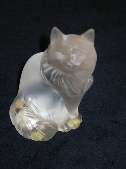 null Chat en cristal " Lalique France " XXe siècle. Haut. : 8,5 cm.