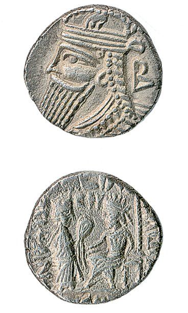 GRECE, Parthie, Vologèse IV (147-191). Tétradrachme de billon au buste du roi portant...