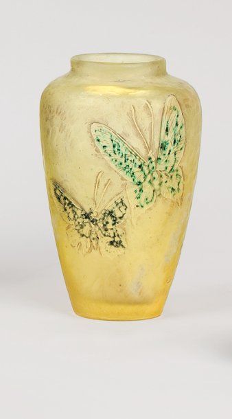 GALLÉ Émile (1846 -1904) Vase conique à épaulement renflé et petit col droit. Épreuve...