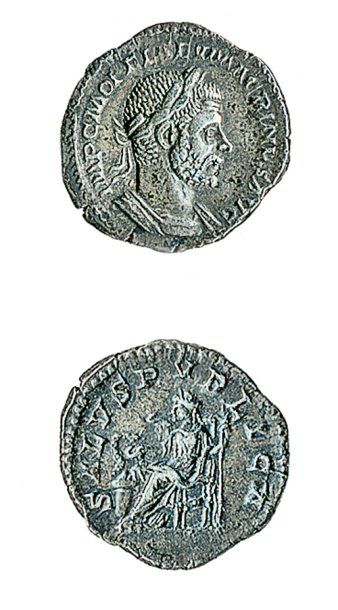 ROME, Macrin (217-218). Denier. R / La Santé assise sur un trône. C 67. TTB à su...