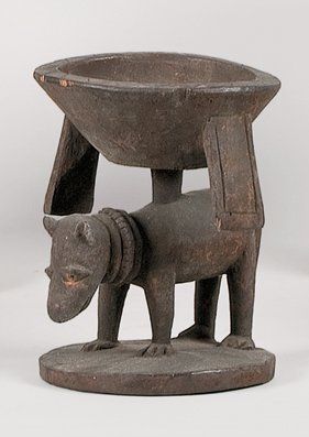 null Bol de divination YOROUBA (Nigeria) " Agere Ifa " sculpté d'un chien. Belle...