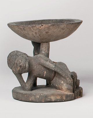 null Bol de divination YOROUBA (Nigeria) Très bel " Agere Ifa " sculpté d'un personnage...