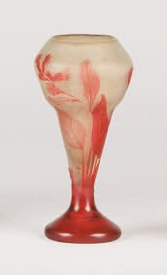 GALLÉ Émile (1846 -1904) Vase balustre sur piedouche. Epreuve de tirage industriel...