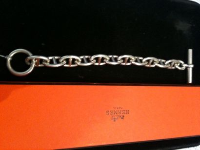 HERMES BRACELET maillon marine en argent.
Signé. 
104 g.
