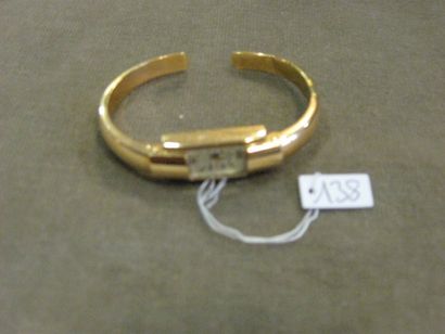 null Montre bracelet de dame dite " bracelet d'esclave' Mouvement mécanique Or jaune...