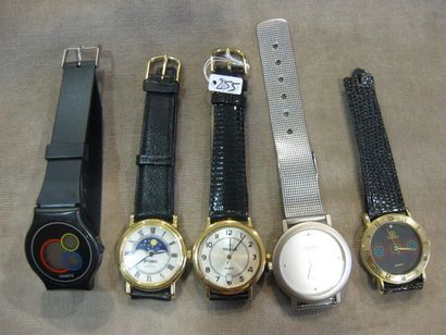 null cinq montres bracelet PION, JQ, GUCCI, WEGELIN