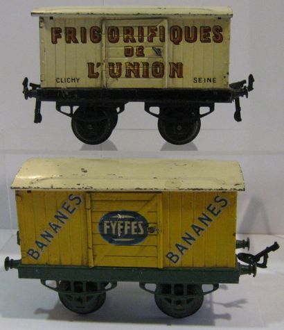 HORNBY 2 Wagons marchandises divers dont, wagon frigorifique « UNION » et wagon à...