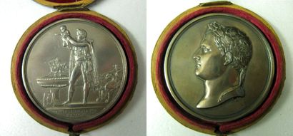 null Médaille en argent d'après ANDRIEU représentant le baptême du Roi de Rome. (1880...