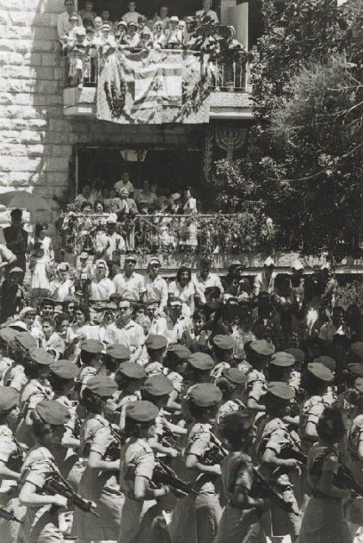 Défilé militaire, Israël, 1953 Tirage argentique...
