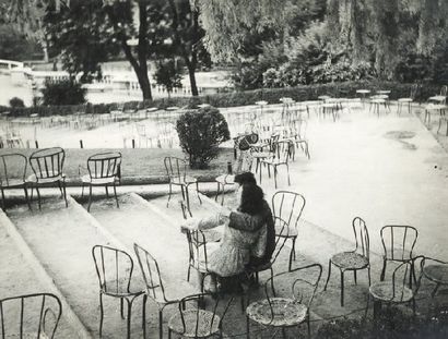 null Square du Sacré-Coeur, Paris, Montmartre, 1948 Tirage argentique d'époque, tampons...