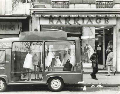 null " Marriage ", ca. 1970 Tirage argentique d'époque, tampons " PHOTO IZIS Bidermanas...