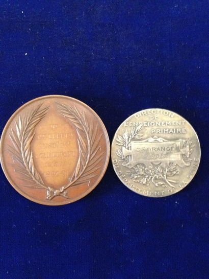 null [Enseignement] [Paris] [Carlepont]



Médaille en argent. 

A l'avers : la ville...