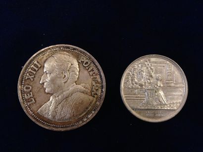 null [Religion] [Pape Léon XIII]



Ensemble de 2 médailles religieuses



Médaille...