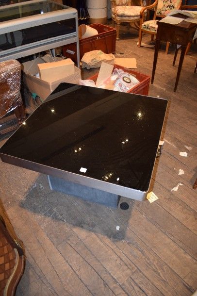 null Table basse en verre et aluminium, piètement bois, Roche Bobois