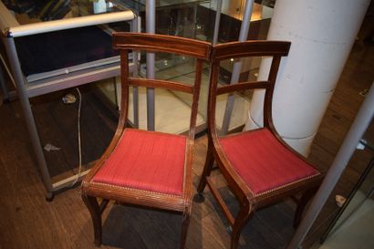 null Deux chaises anglais assise en velour rouge 