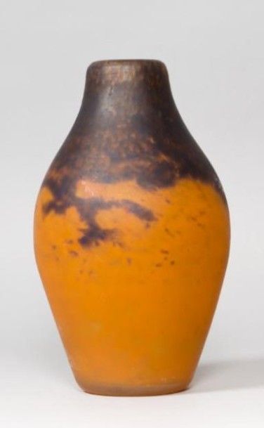 null MULLER FRERES - LUNEVILLE

Vase ovoïde épaulé à col resserré. Epreuve en verre...