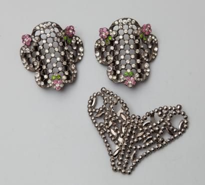 null Trois boucles de chaussures en argent, métal et strass