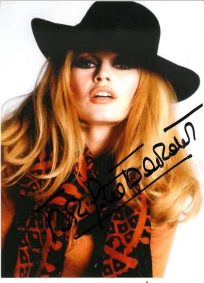 null Photographie dédicacée de Brigitte Bardot
17,4x12,7 cm
Don de la fondation Brigitte...