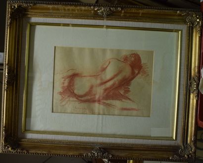 null MARCHOU Georges (1898-1984)

La pose

Sanguine sur papier gondolé, signé en...