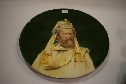 null Léon Parvillée (?-1885)

Grand plat circulaire en porcelaine peint d'un portrait...