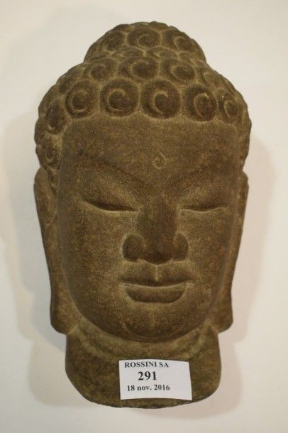 null Tête de bouddha en grès sculpté 

Chine

H. : 21cm