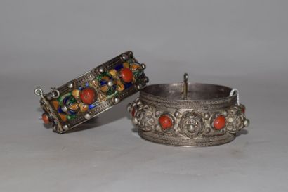null Deux bracelets en argent, Algérie, Grande Kabylie, Beni Yenni, XXe siècle

A...