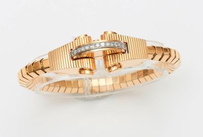 null Bracelet souple en or jaune 18K (750) le fermoir stylisé d'un cadenas à pont...