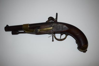 null Pistolet Modele 1822 TBIS Platine en bois.
Marques MÜTZIG.
Petis manques et...