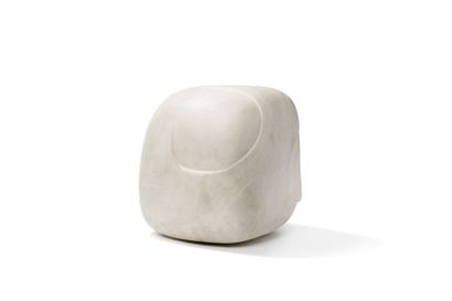 LIBERAKI Aglae, 1923-2014 
Sans titre, 1977
Sculpture en marbre blanc, monogramme...