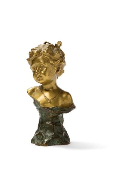 LOUCHET Charles, XIXe-XXe siècle 
Polette
Buste de fillette en bronze à patines verte...