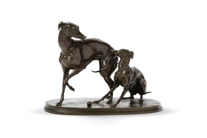 MENE Pierre Jules, 1810-1879 
Deux levrettes à la balle
Groupe en bronze à patine...
