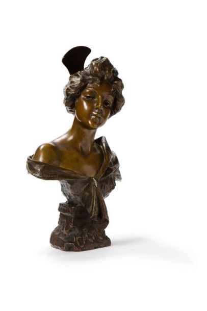 VILLANIS Emmanuel, 1858-1914 
Carmen
Buste en bronze à deux patines brun et médaille...