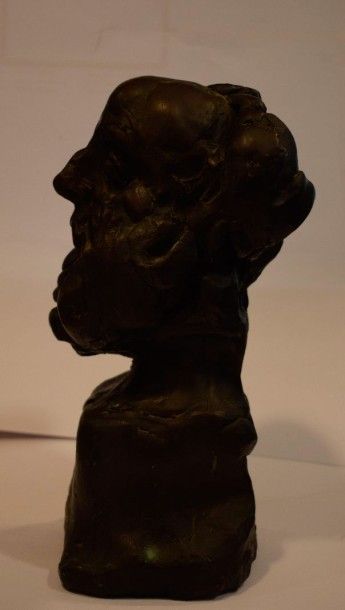 null BARELIER André (né en 1934)

Buste de César

Epreuve en bronze, signé en creux,...