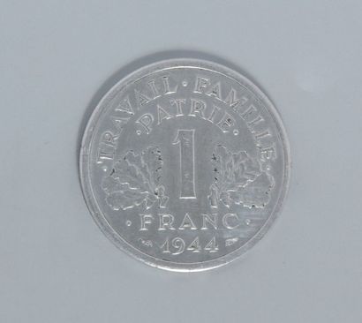 null ÉTAT FRANÇAIS (1940-1944). 1 franc bazor "Petit c", 1944.

Superbe

