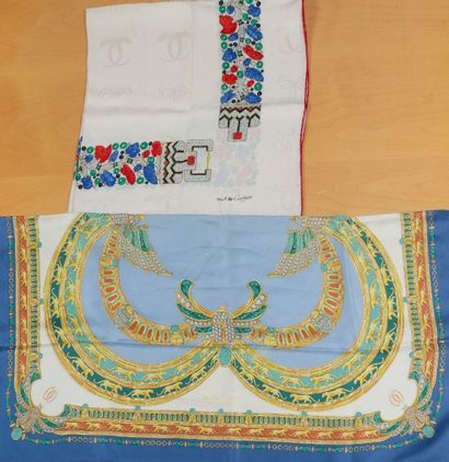 [ Must de Cartier ]

Lot de 2 foulards :...