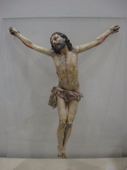 null Christ en croix, bois sculpté polychrome, les yeux en verre. Fin XVIIe , début...