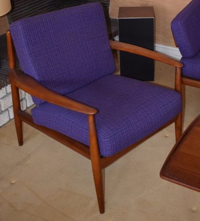 null GRETE JALK - (1920-2006) 

Paires de fauteuils en teck. 

circa1960.

71x61x70cm....