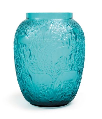 CRISTAL LALIQUE Vase «Biches». Epreuve en cristal bleu moulé pressé satiné mat et...