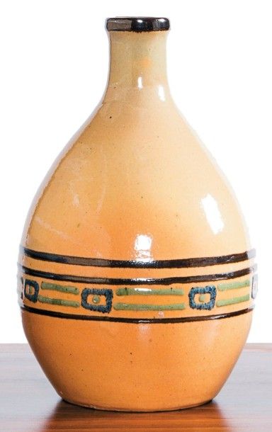 FRANCIS JOURDAIN (1876-1958) Vase en céramique à corps ovoïde et col annulaire en...