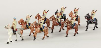 null QUIRALU : Légion Etrangère : 9 légionnaires à cheval au défilé dont officie...