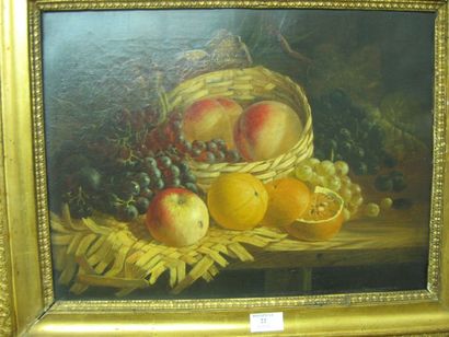 Ecole Française du XIXe siècle Nature morte aux raisins, orange et pommes sur un...