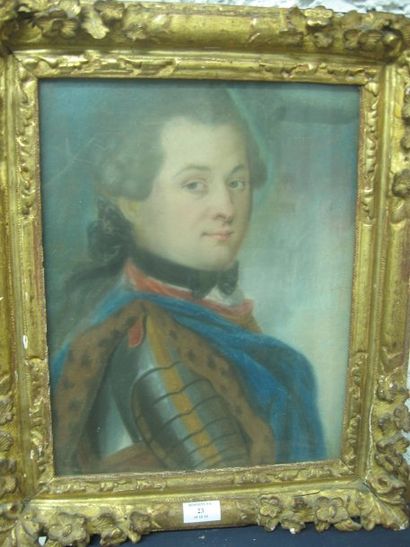 Ecole Française dans le genre du XVIIIe siècle Portrait d'homme de trois quart en...