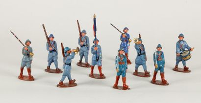 null QUIRALU : Infanterie en bleu horizon au défilé : 10 fantassins dont officier,...