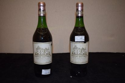 null 2 bouteilles , CH. HAUT-BRION, 1° cru Pessac-Léognan 	1970	 (ela, elt, 1 LB,...