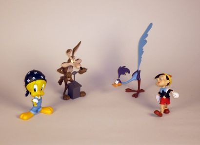null FIGURINES Bip bip, Coyote, Titi bandana et Pinocchio. 4 figurines diverses en...