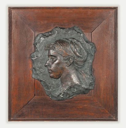 Tola CERTOWICZ (1862-1918) Autoportrait presume Bas relief en bronze a patine brun...