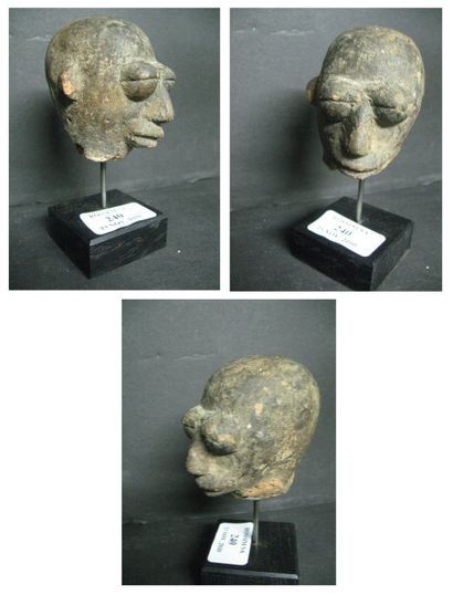 AFRIQUE Terre cuite DJENNE ou BANKONI ( ?) (Mali) Fragment de statuette représentant...