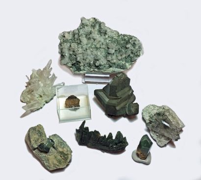 Huit jolis petits minéraux alpins: QUARTZ...