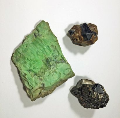 null Trois minéraux peu courants de Madagascar. HERCYNITE, de Cretorna Maduopura...